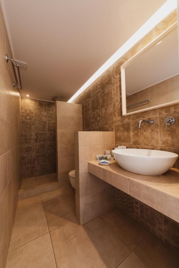 To Rantevou Tis Alykis Rooms & Apartments Kímolos Exterior photo